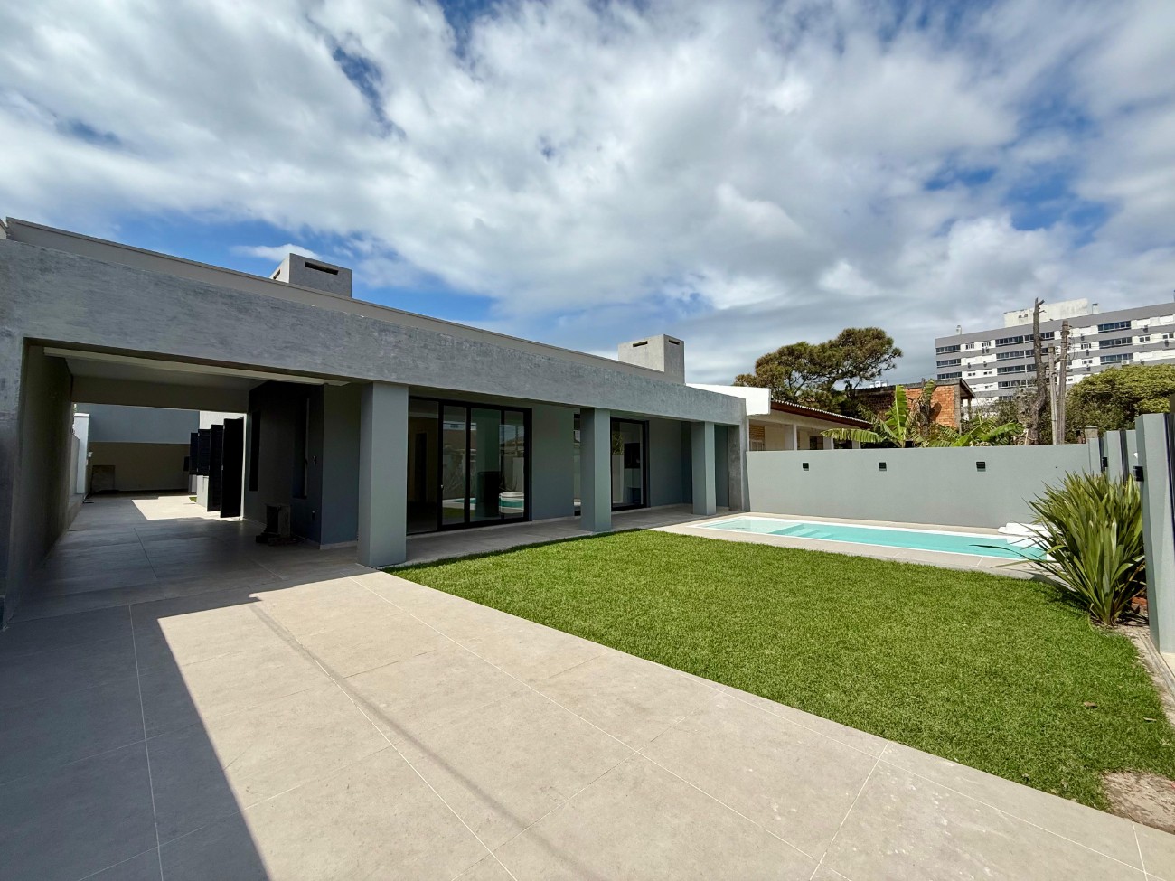 Casa 5 dormitórios para venda, Zona Nova em Capão da Canoa | Ref.: 334